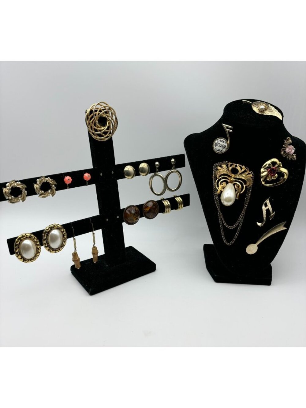 1960s-90s 16 Pc  Brooches-Earrings Gold Tone Assortment 9710